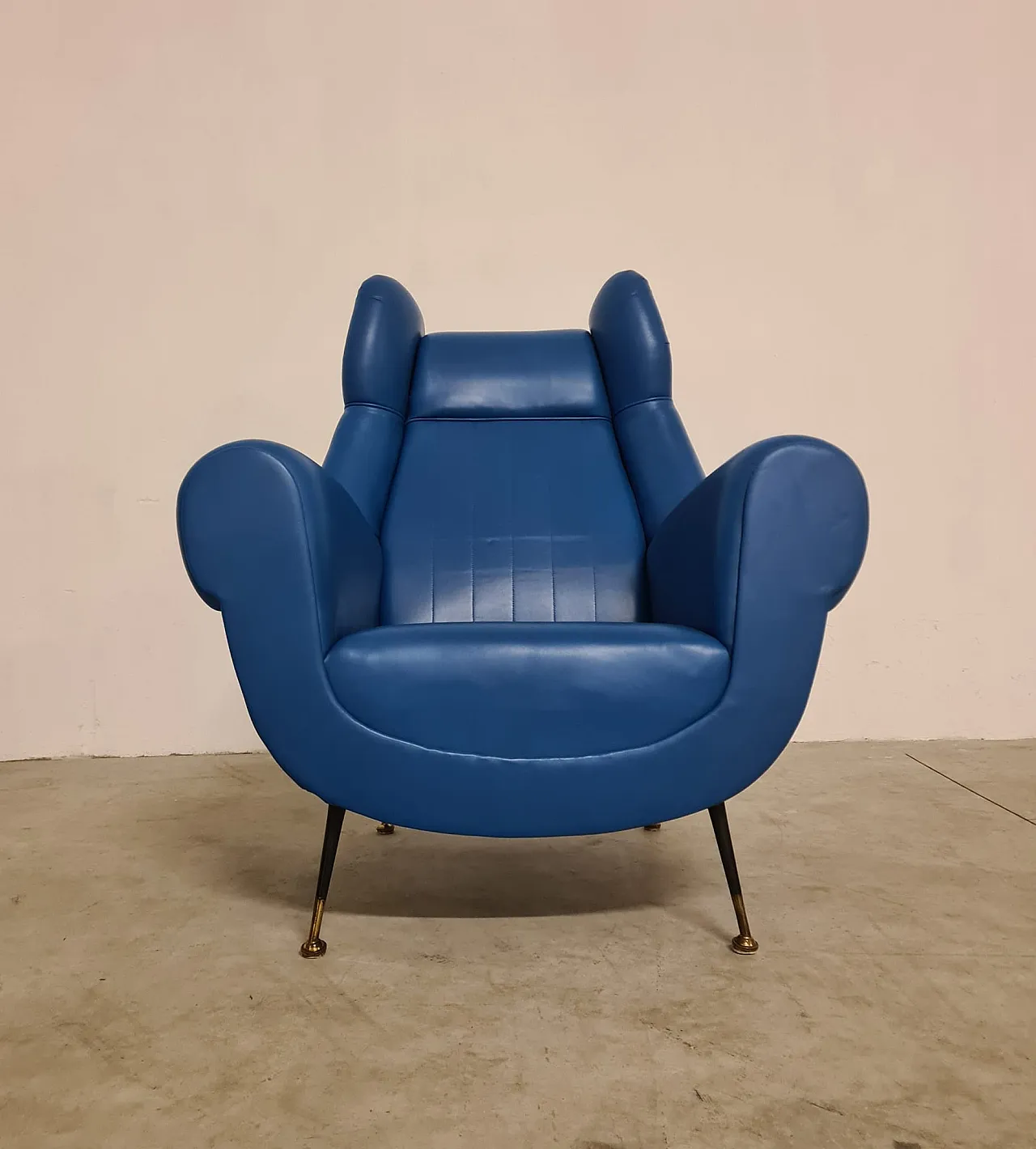 Armchair by Gigi Radice for Minotti. in real blu leather, 50s 14