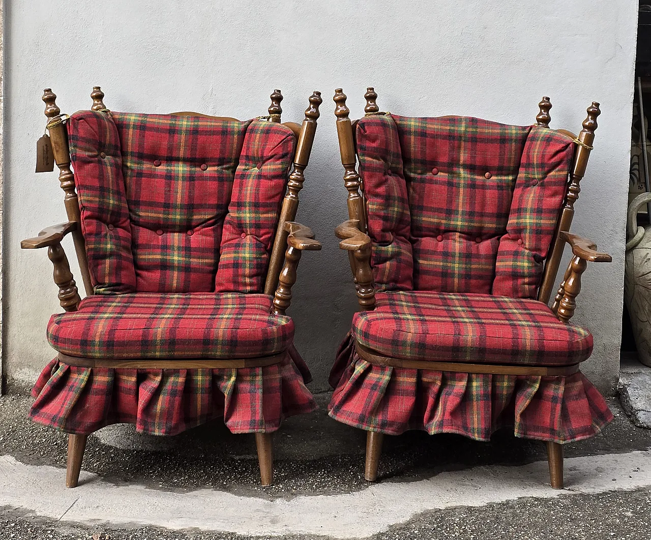 Pair of Chiavari rocking chairs in chestnut with soft, 1930s 1