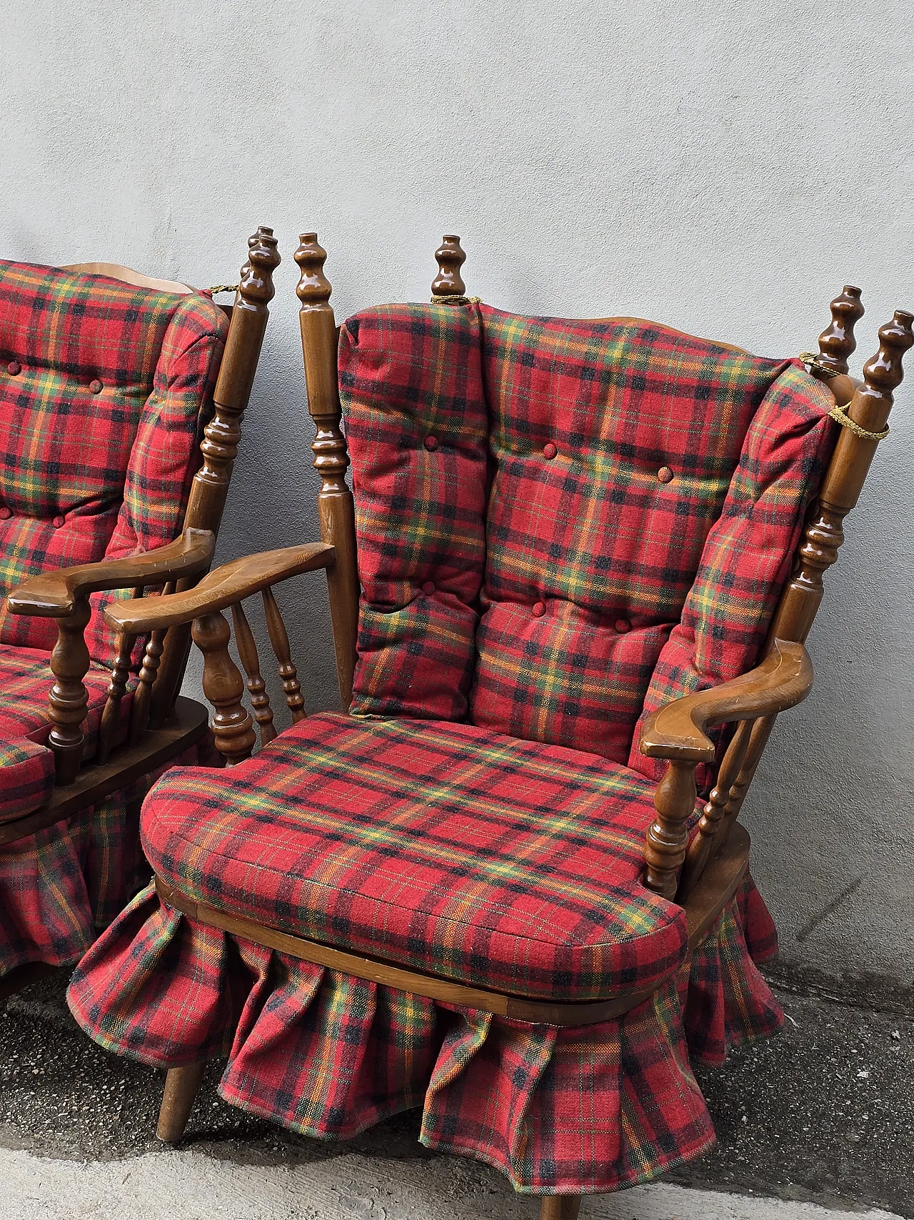 Pair of Chiavari rocking chairs in chestnut with soft, 1930s 2