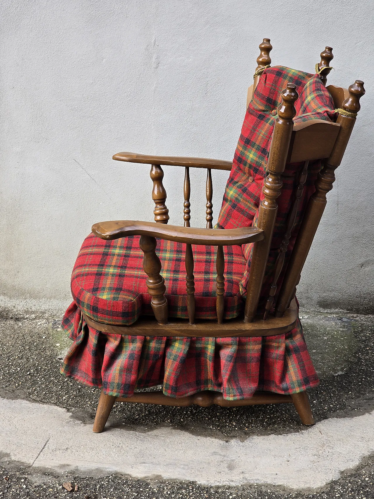 Pair of Chiavari rocking chairs in chestnut with soft, 1930s 9