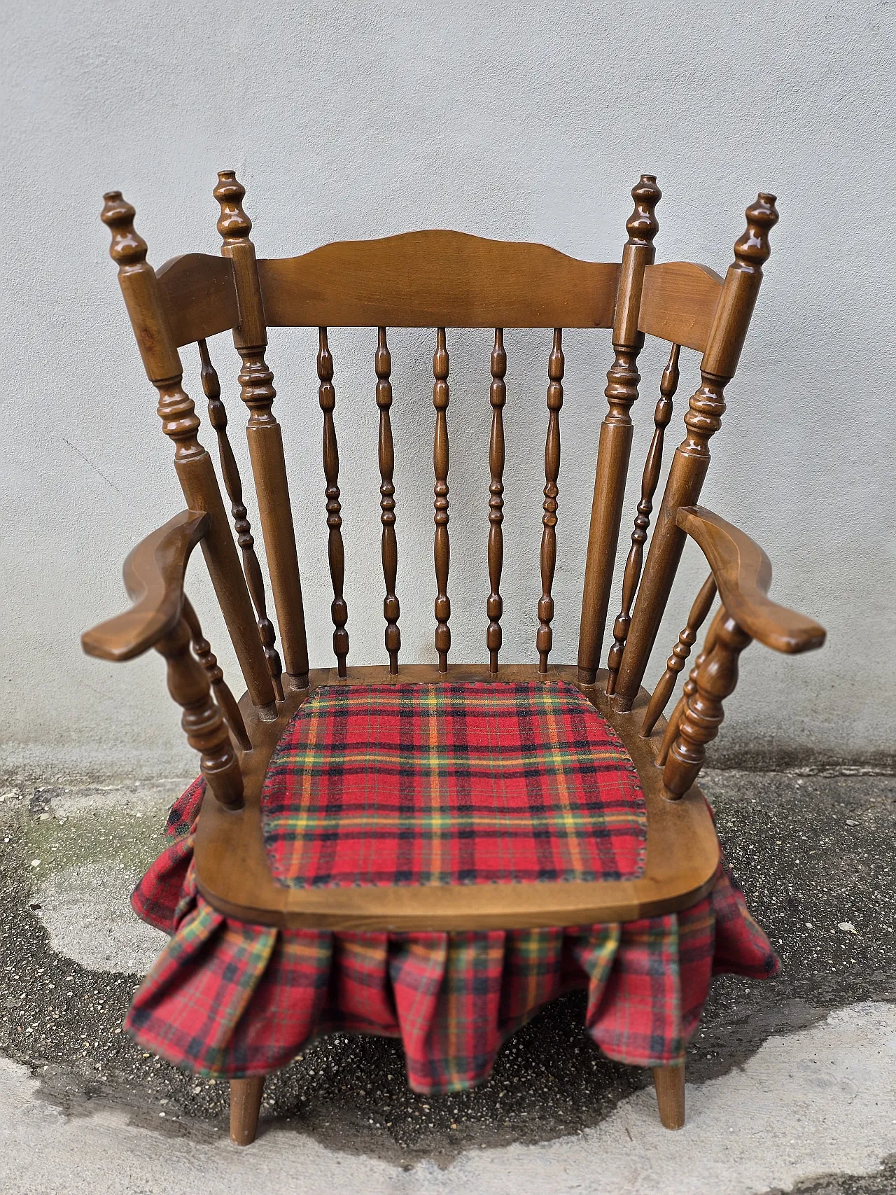 Pair of Chiavari rocking chairs in chestnut with soft, 1930s 12