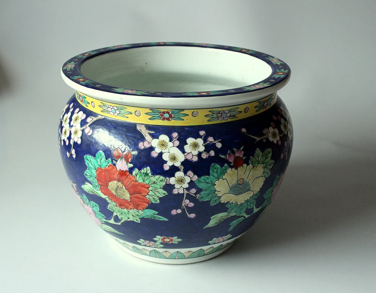 Asian ceramic planter, 70s 1