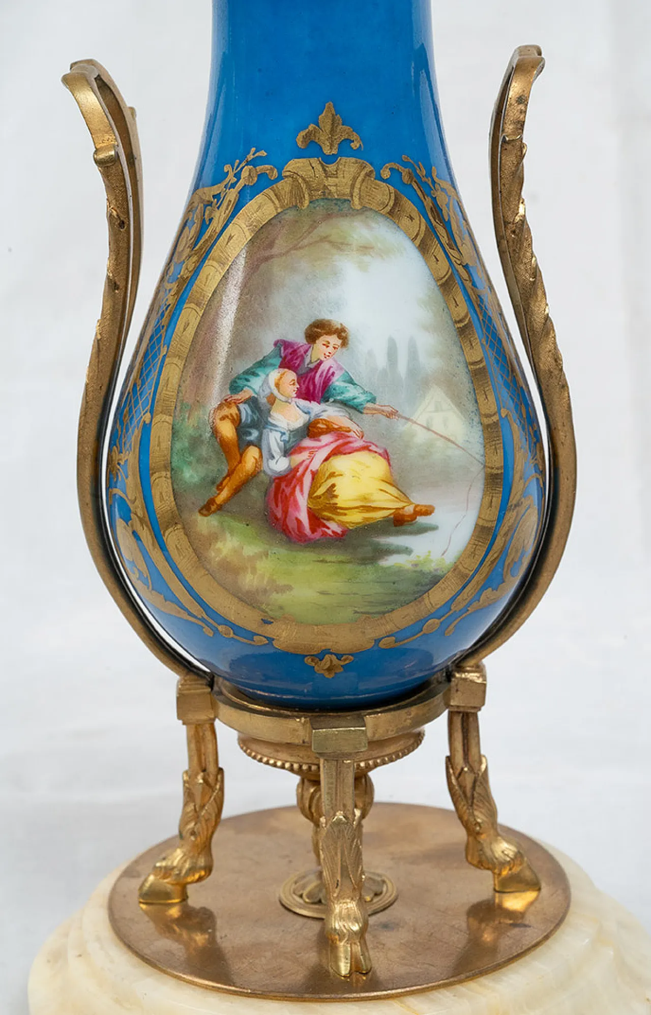 Pair of Napoleon III vases in polycromed porcelain, 19th century 2