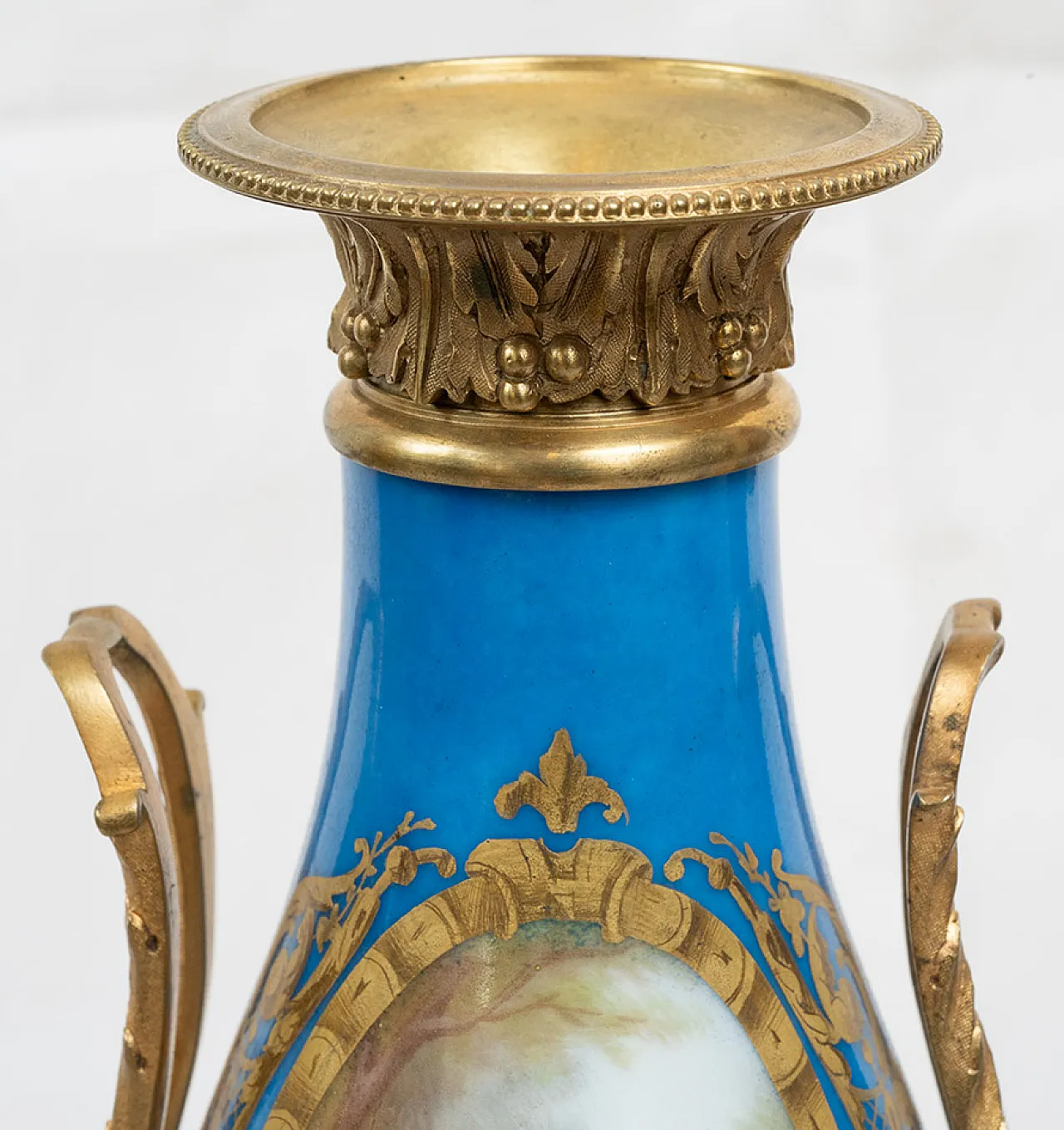 Pair of Napoleon III vases in polycromed porcelain, 19th century 4