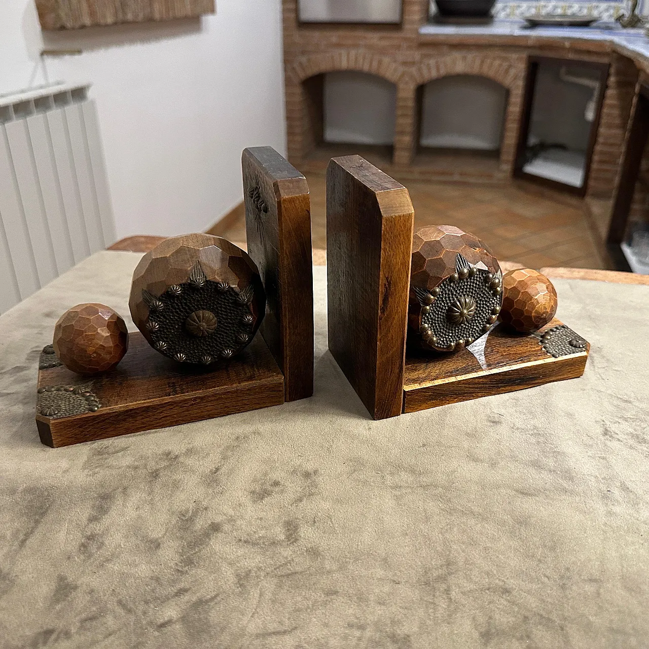 4 Art Deco wood and iron bookends, 1930s 13