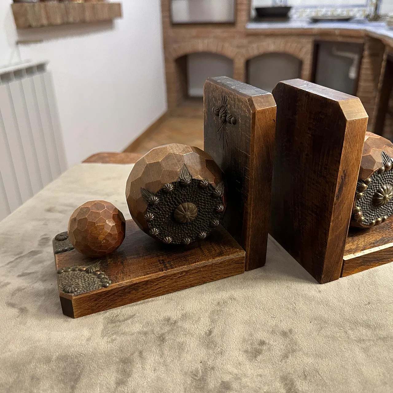 4 Art Deco wood and iron bookends, 1930s 14