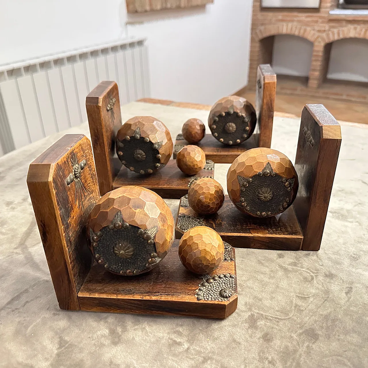 4 Art Deco wood and iron bookends, 1930s 15