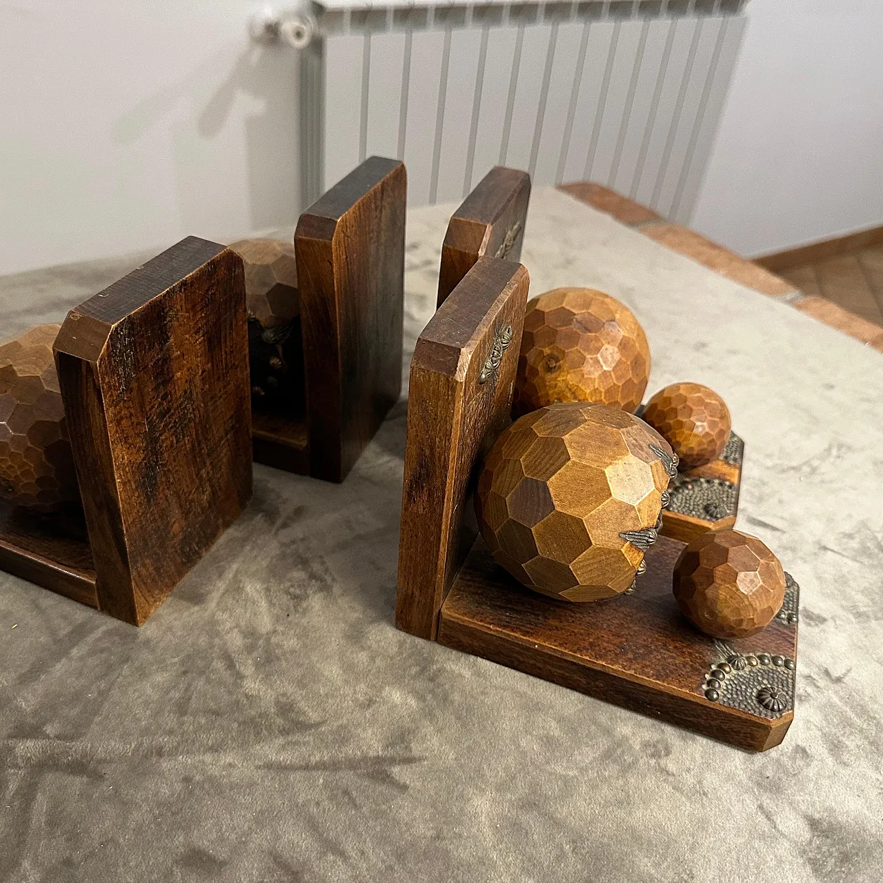 4 Art Deco wood and iron bookends, 1930s 20