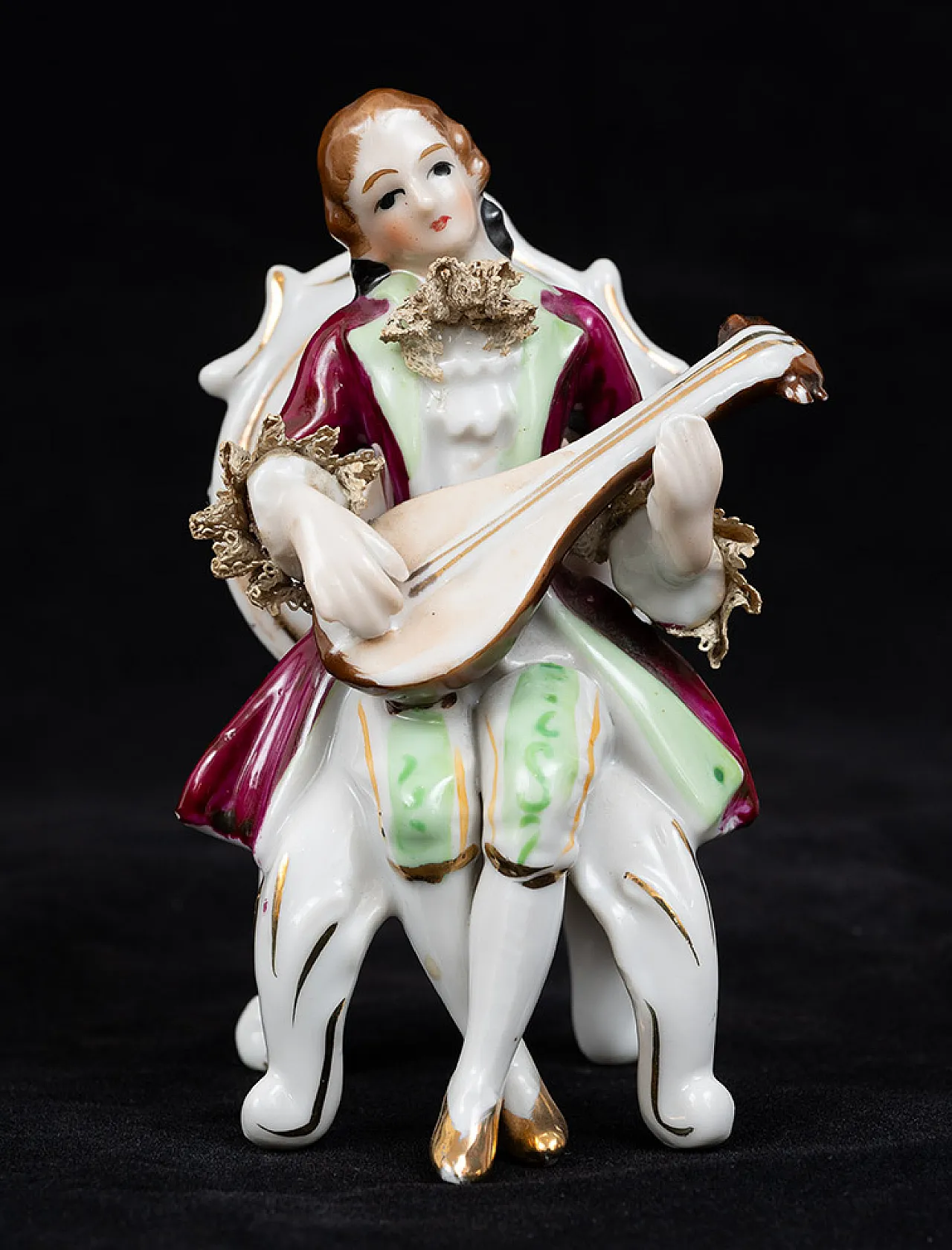 Pair of polychrome porcelain sculptures genre scene, 20th century 3