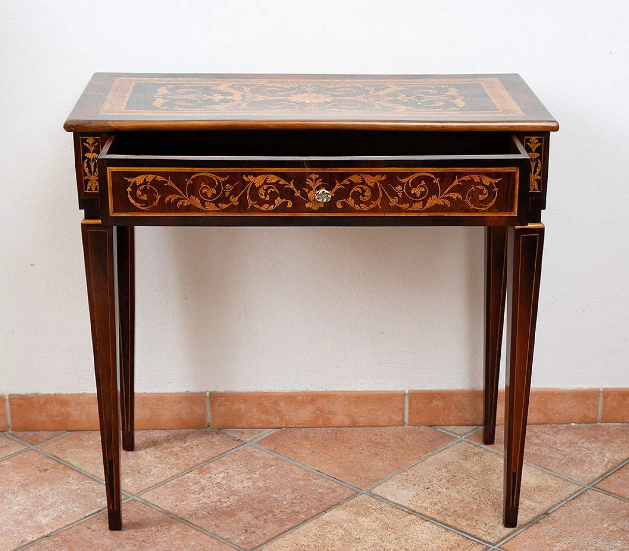 Lombard Louis XVI writing table in precious exotic woods, 18th century 6