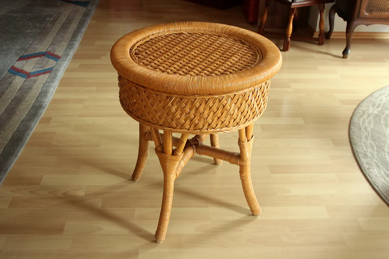 Round side table rattan and bamboo, 70s 1