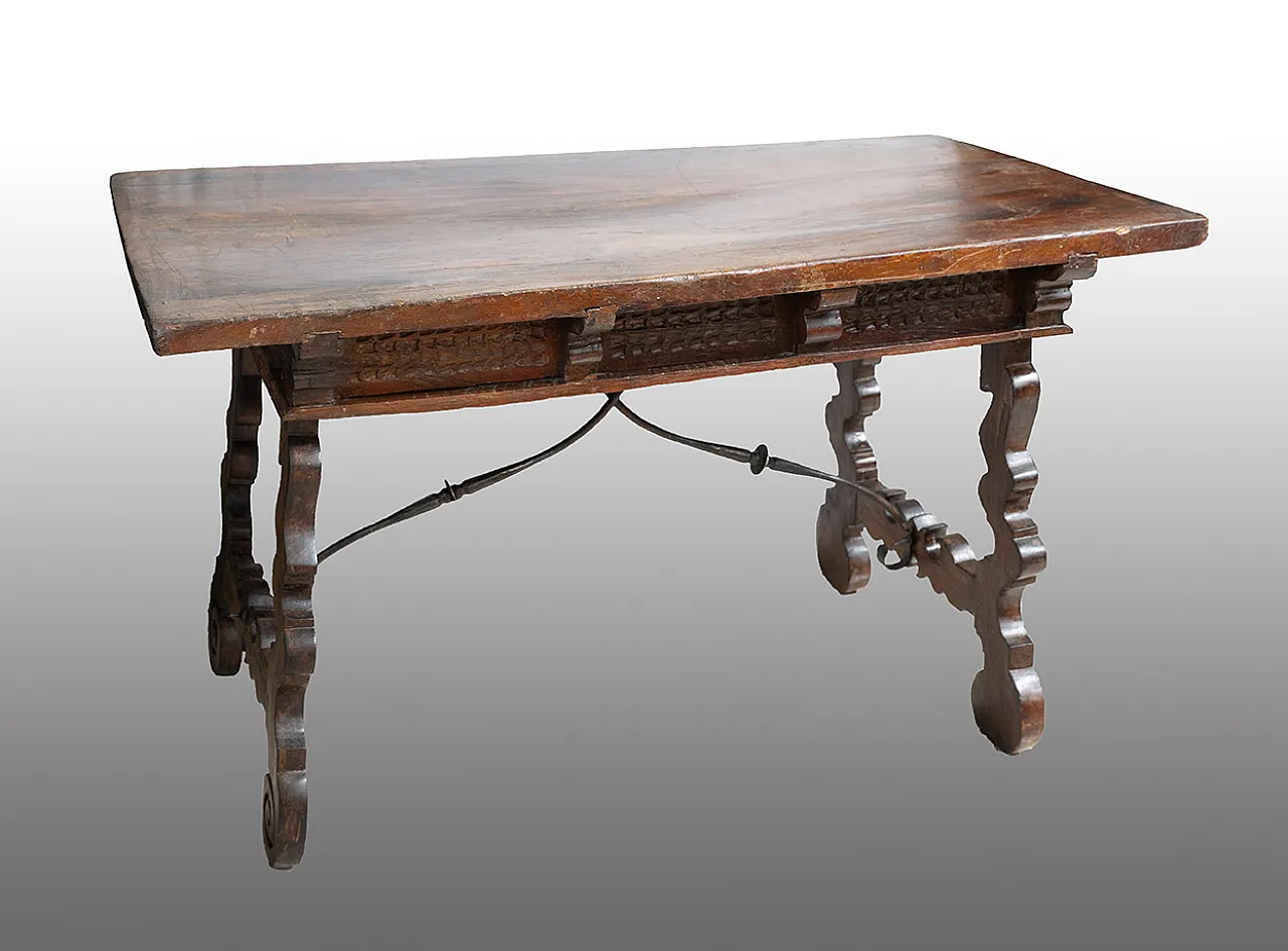 Fratino table in solid walnut, Tuscany, 17th century 1