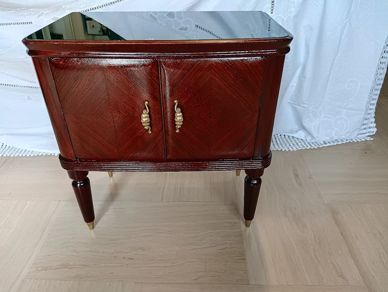 Pair of Mid Century bedside tables in rosewood root,  50s 4