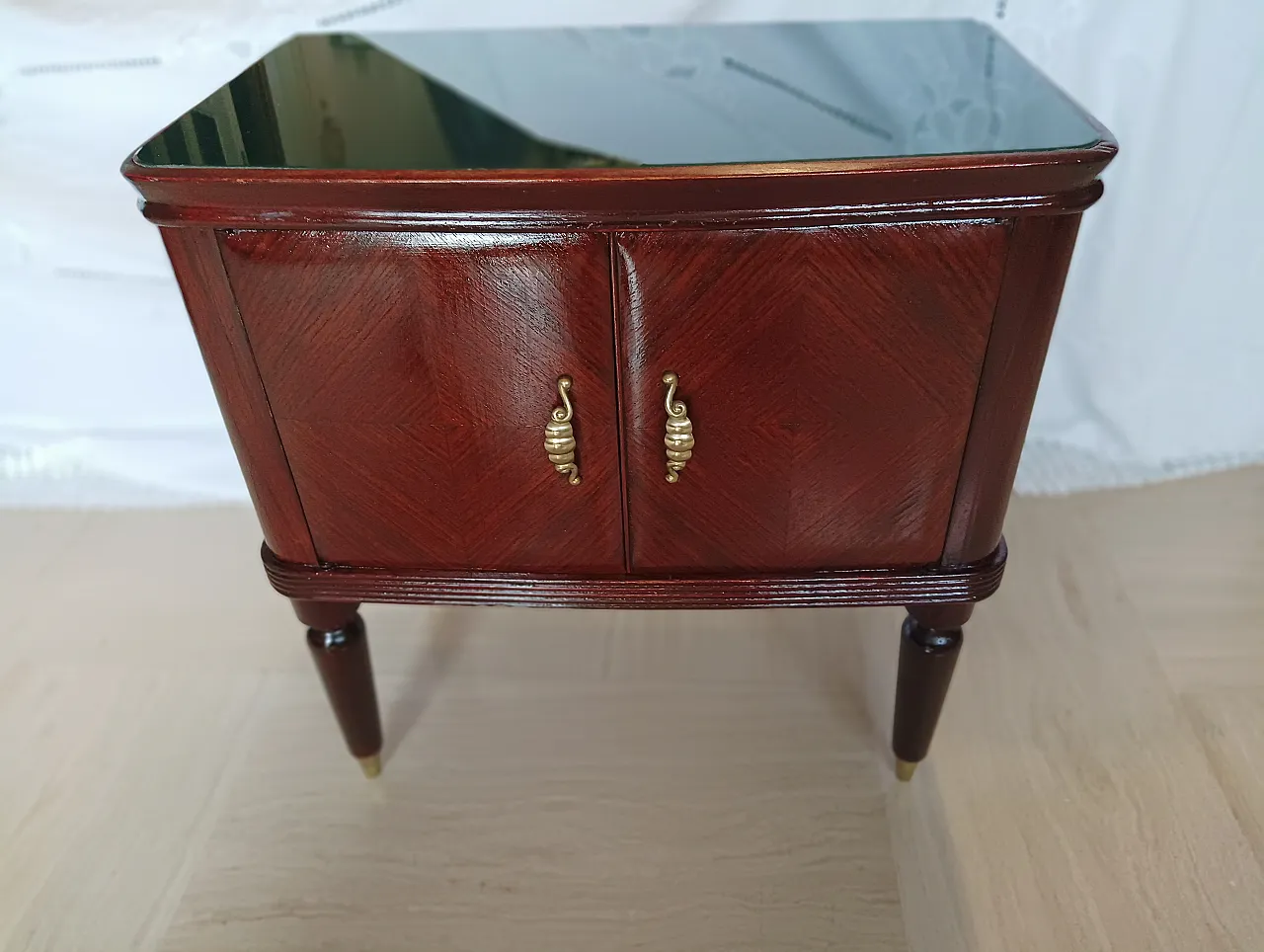 Pair of Mid Century bedside tables in rosewood root,  50s 5