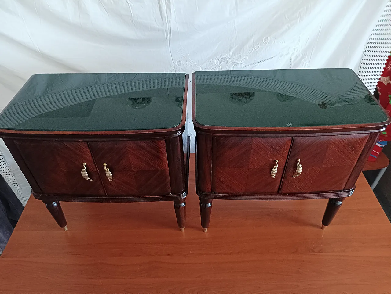 Pair of Mid Century bedside tables in rosewood root,  50s 7