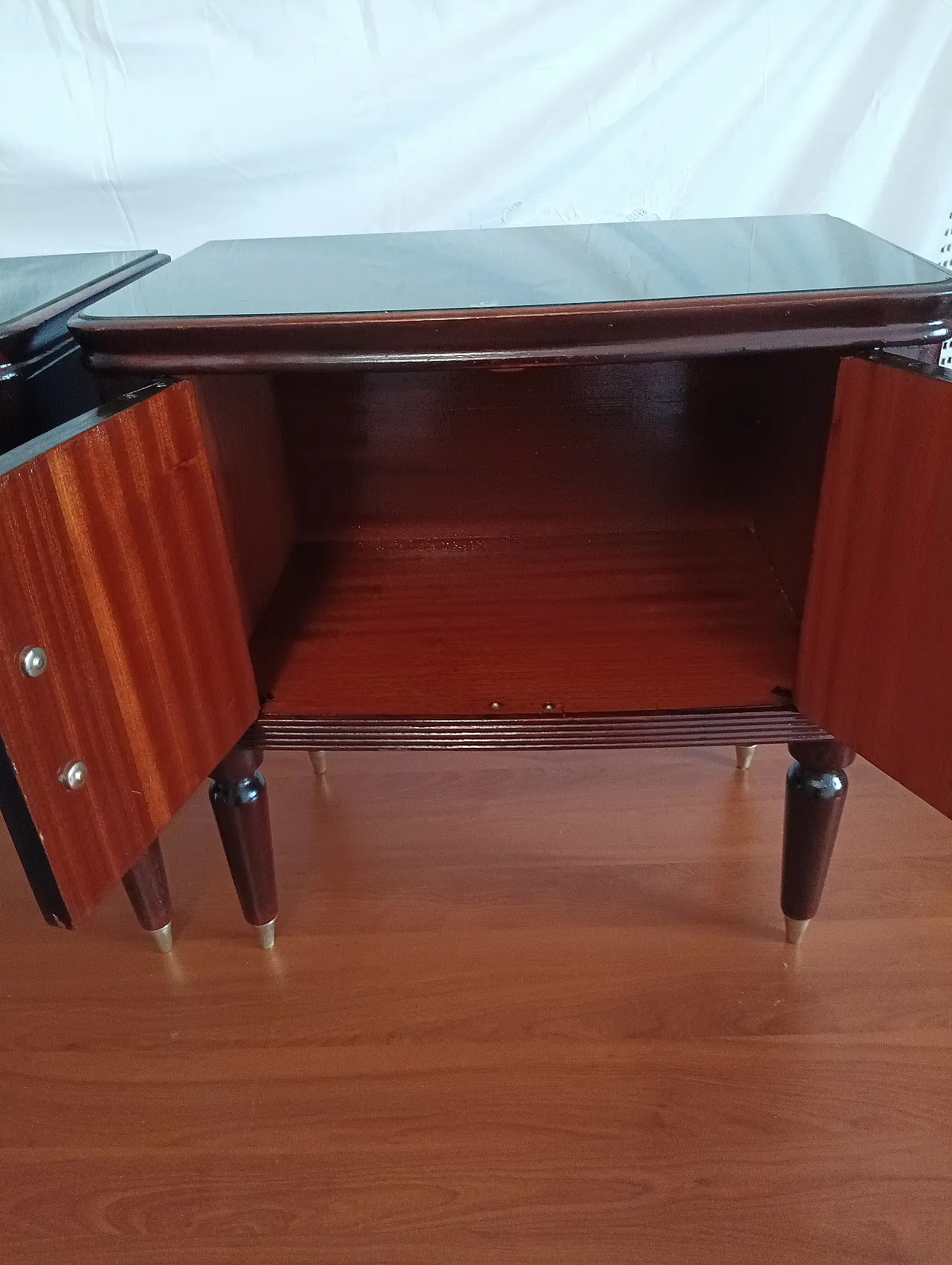 Pair of Mid Century bedside tables in rosewood root,  50s 8