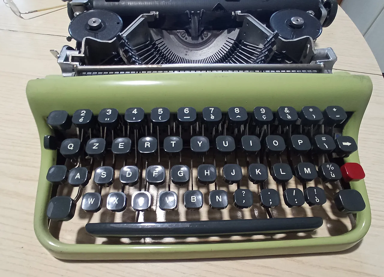 Olivetti lettera 22 3