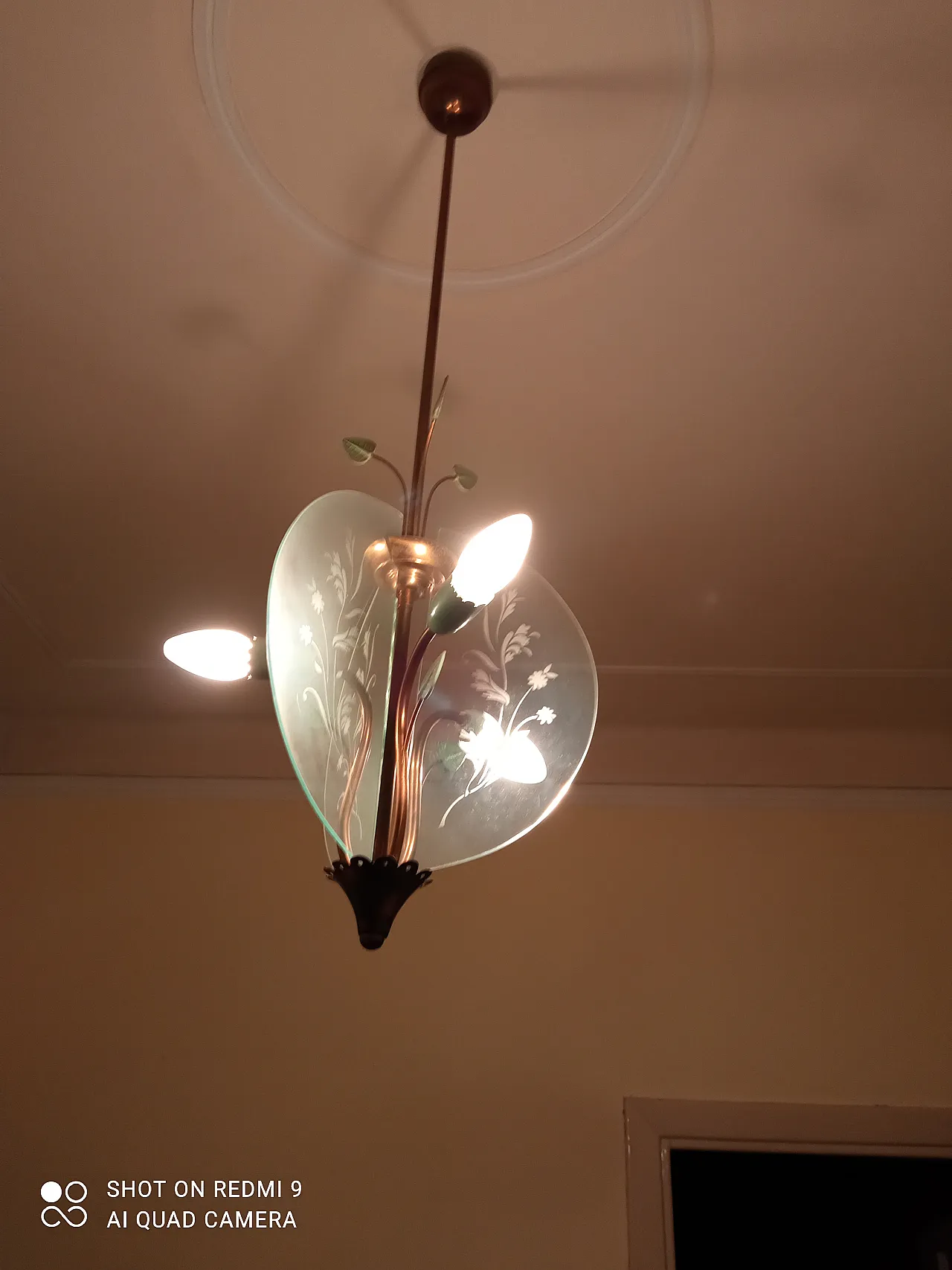 Lampadario in ottone e vetro, anni '60 3