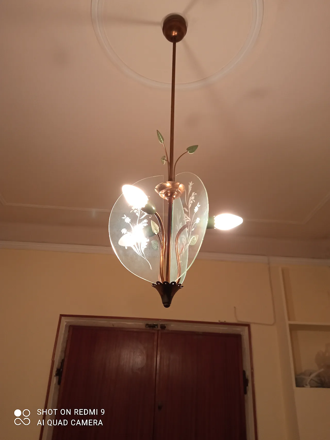 Lampadario in ottone e vetro, anni '60 5