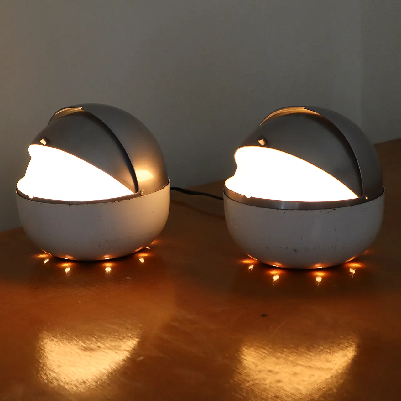 Pair of space Age by Lamperti lamps, Italy, 60s 4