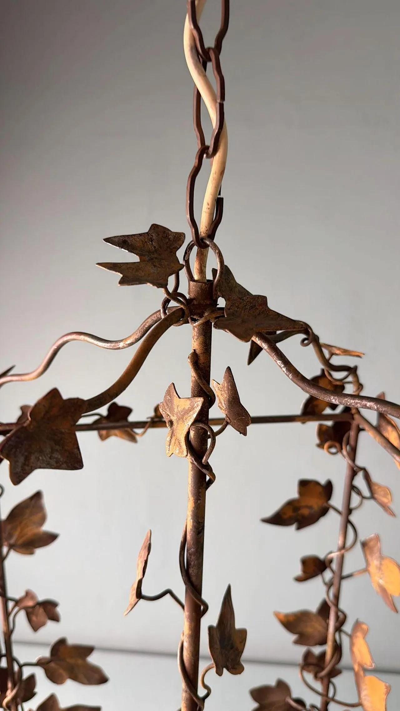 Florentine rustic style wrought iron chandelier, 1970s 6