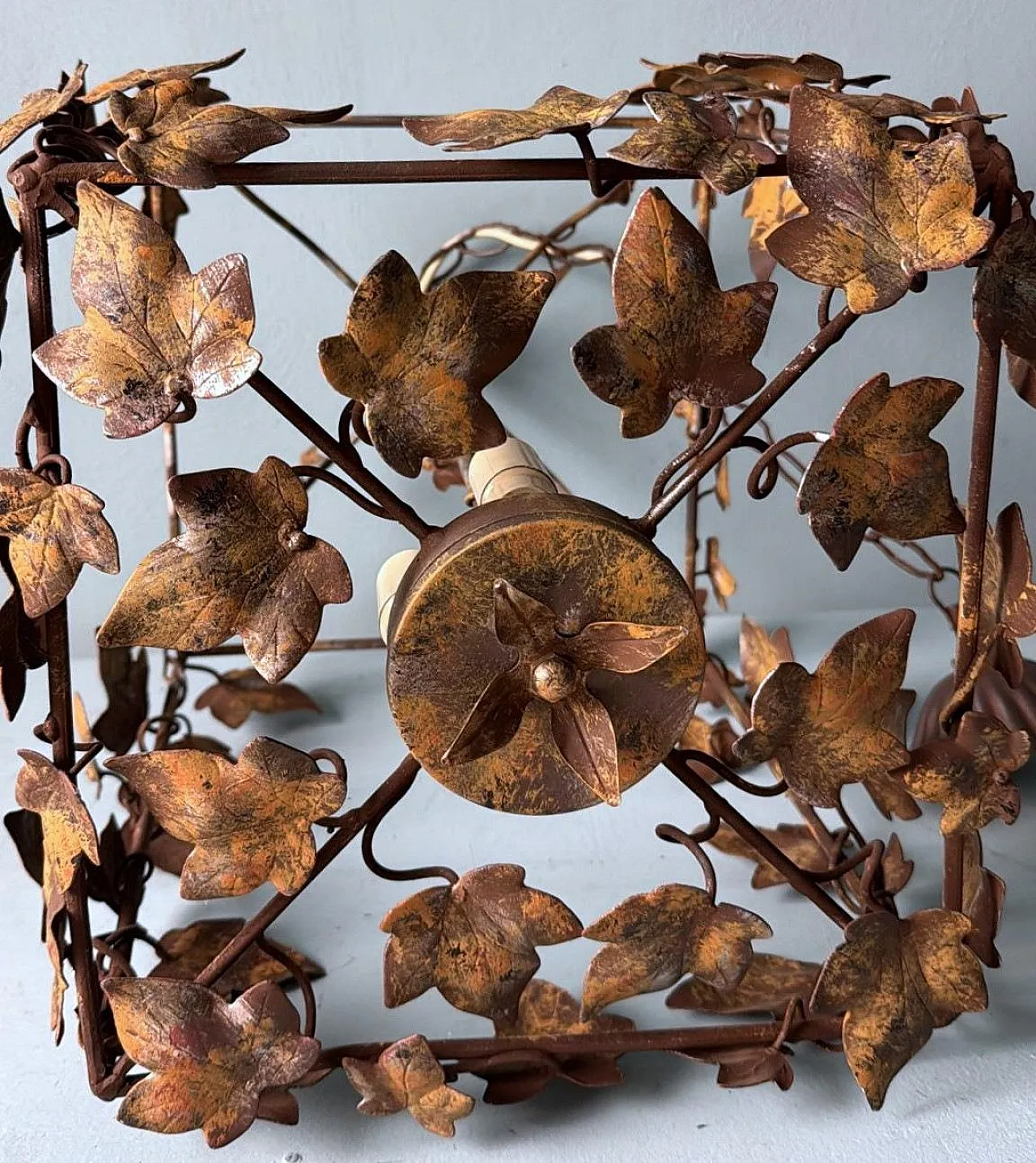 Florentine rustic style wrought iron chandelier, 1970s 16