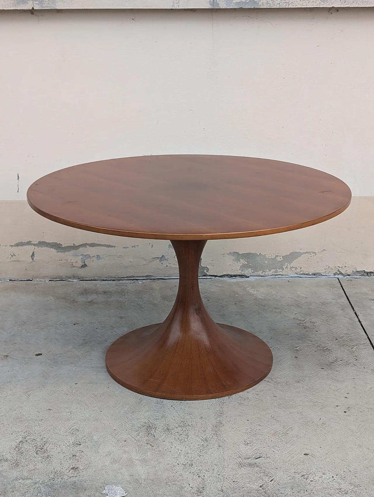 Clessidra Round Table by Luigi Massoni for Mobilia, 50s 1