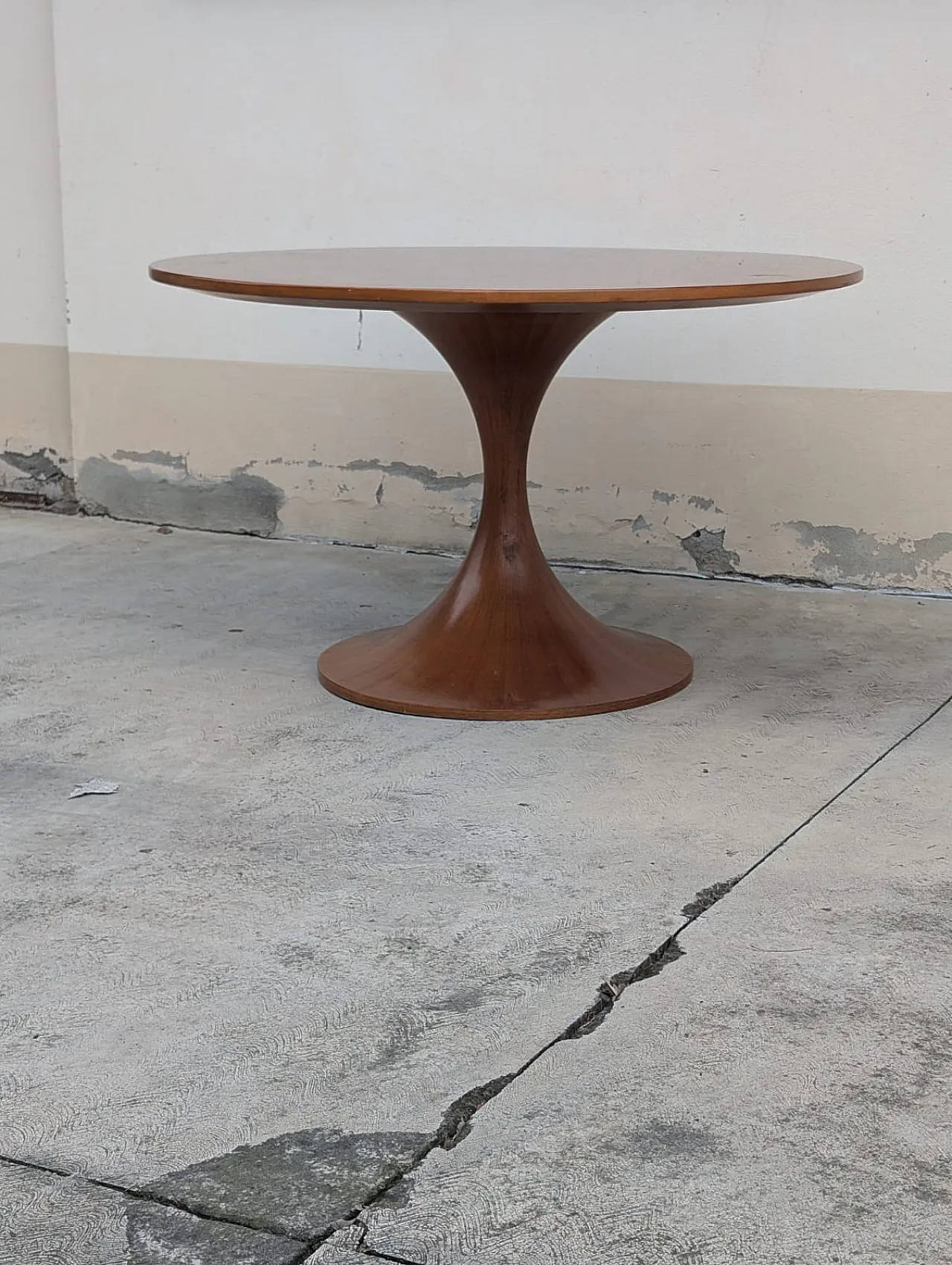 Clessidra Round Table by Luigi Massoni for Mobilia, 50s 4