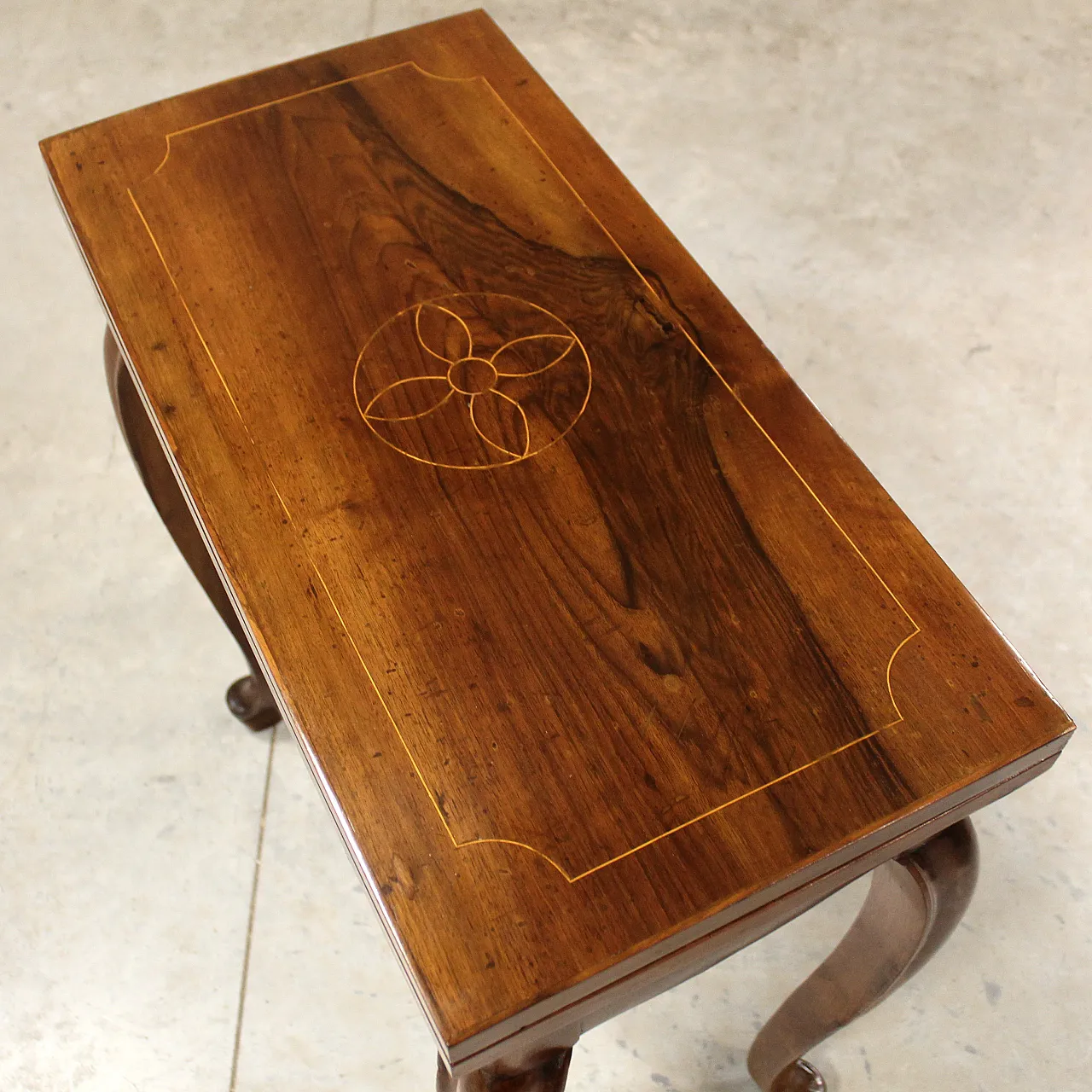 Louis XV inlaid walnut table in inlaid walnut,  '700 12