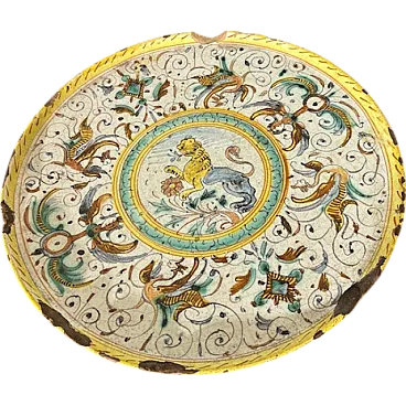 Crespina dish Deruta with lion, 17th century