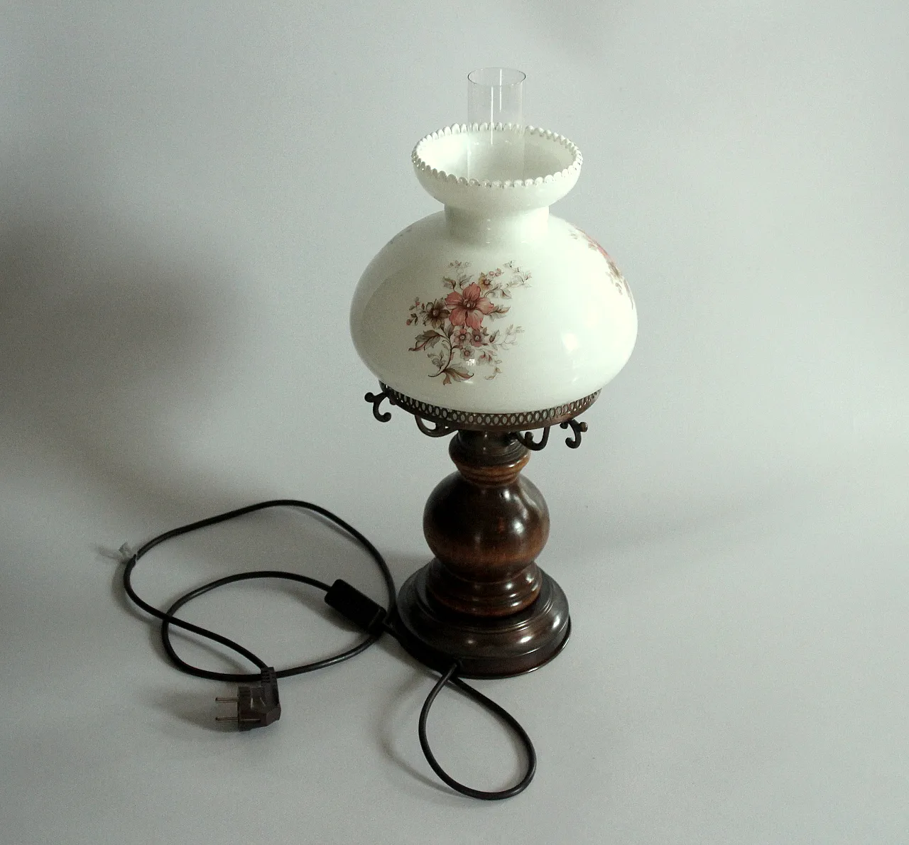 German table lamp milk glass, wood and metal base, 60s 2