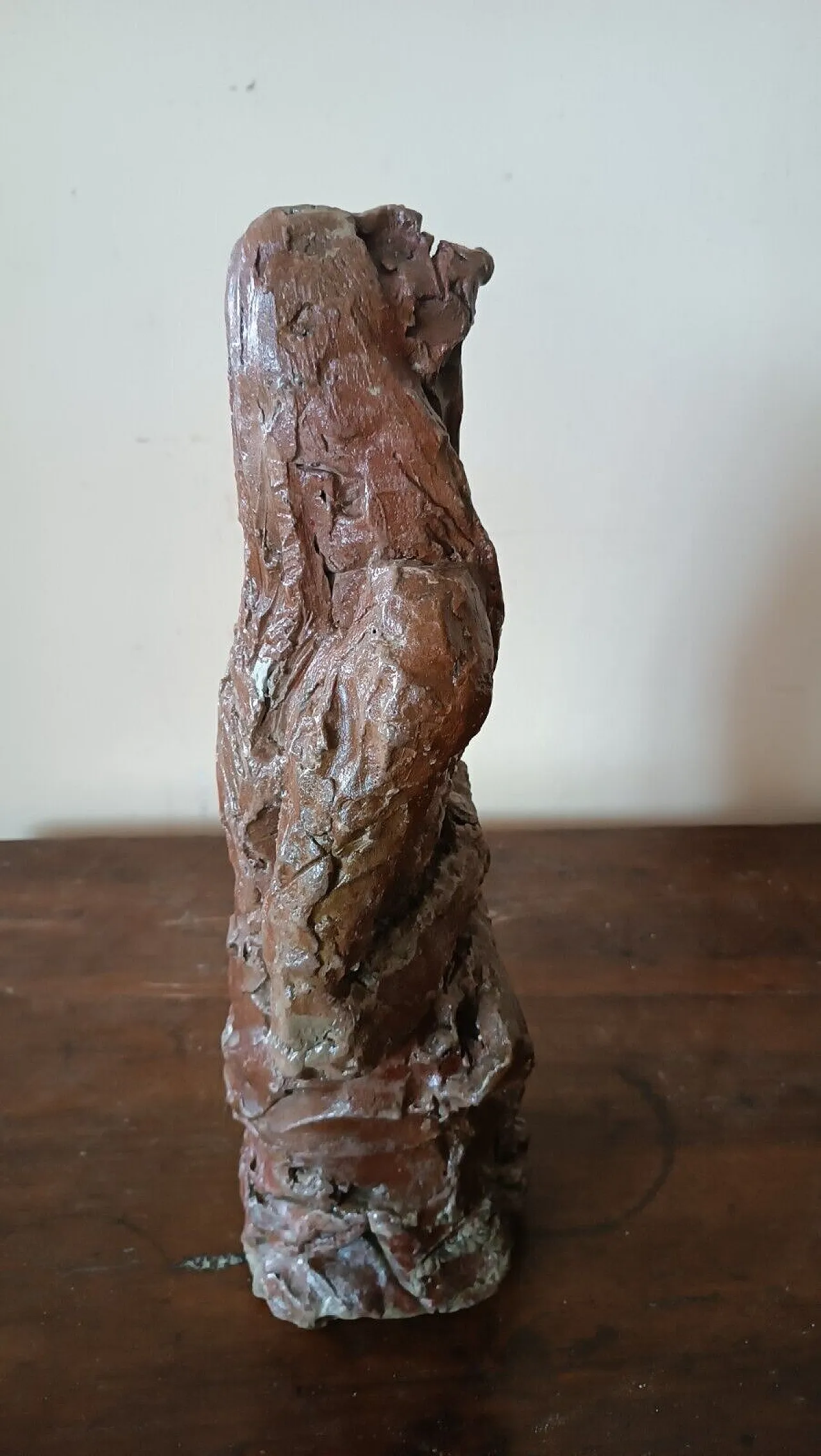 Scultura astratta figura femminile in terra cruda, fine '900 10