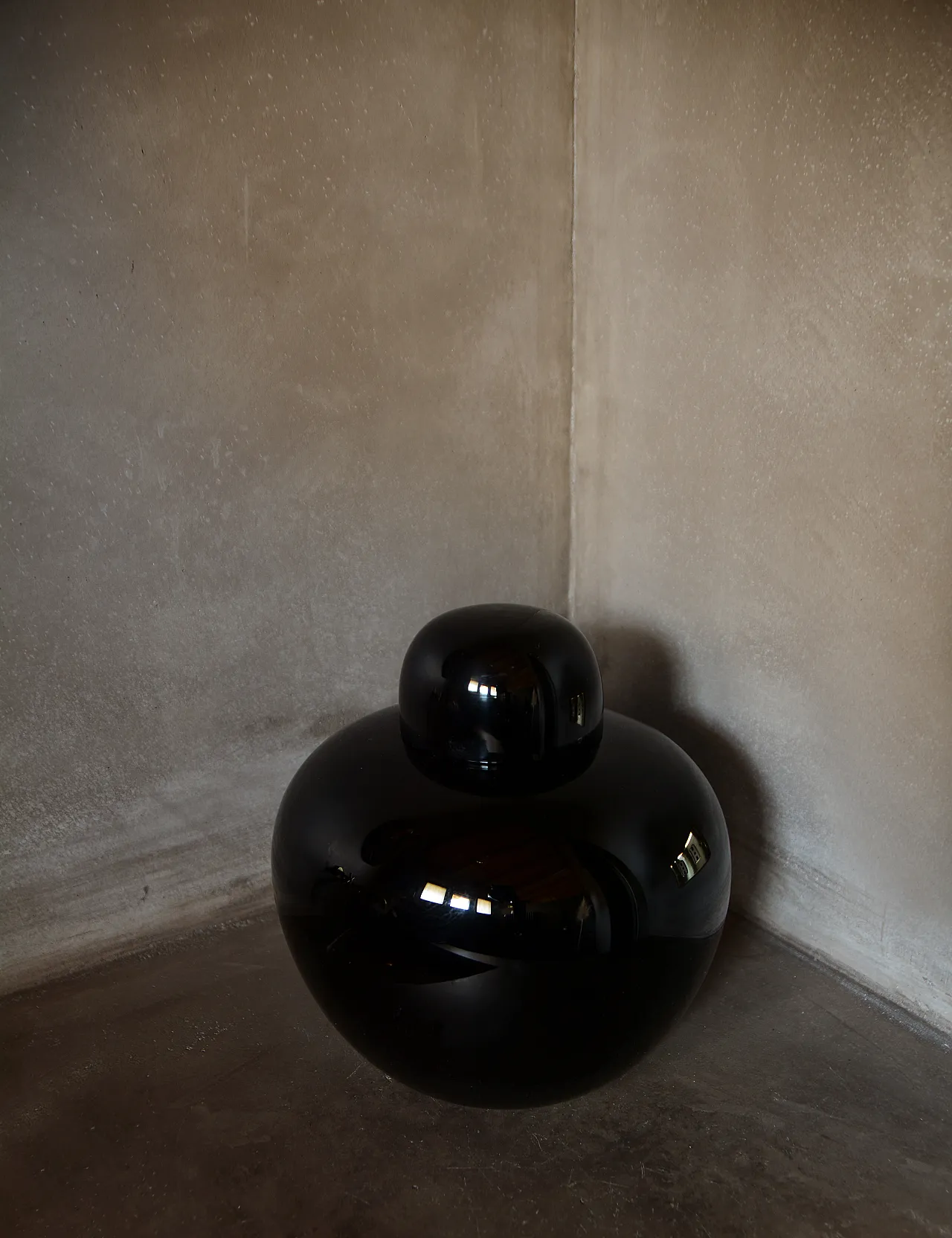 Opaque black vase in Murano glass by Tobia Scarpa, 1985 4