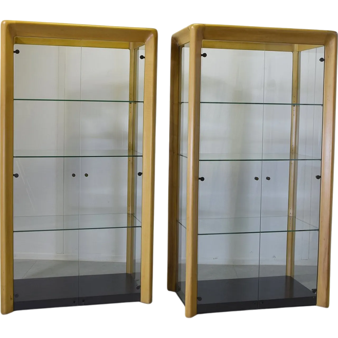 Pair of De Nos beech and glass display cabinets by A.Mangiarotti, 1970 21