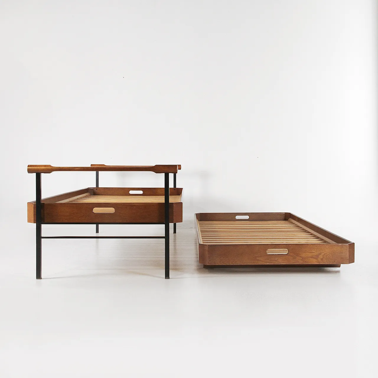 Pair of L75 superimposed beds by Osvaldo Borsani for Tecno, 1960s 6