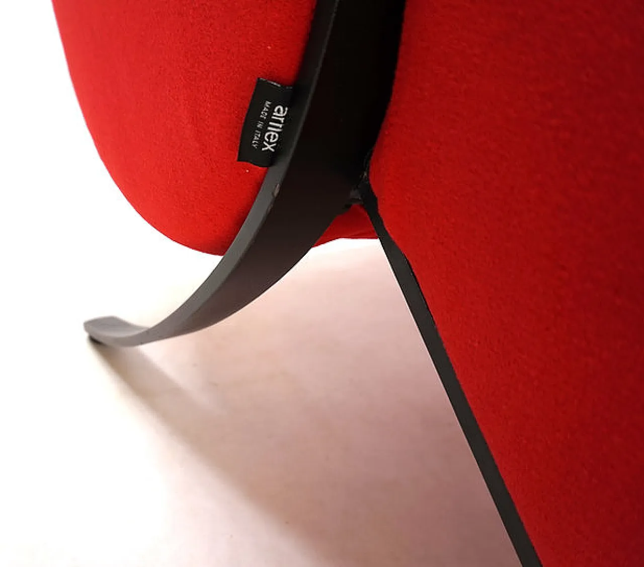 Arflex Virgola lounge chair by Jaacov Kaufman, 1990s 11