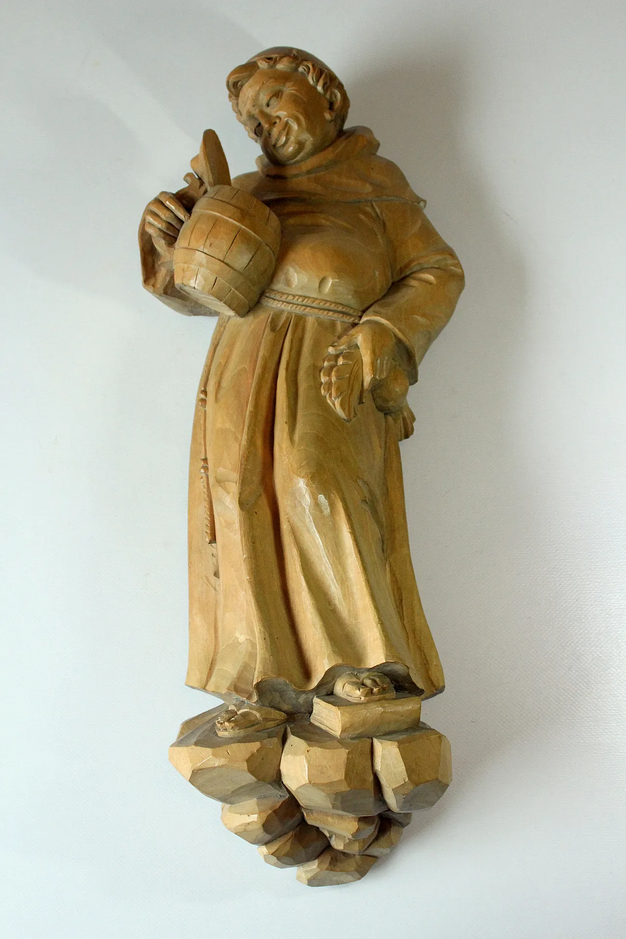 Mid Century wooden German sculpture "Monk with a tankard", 50s 3