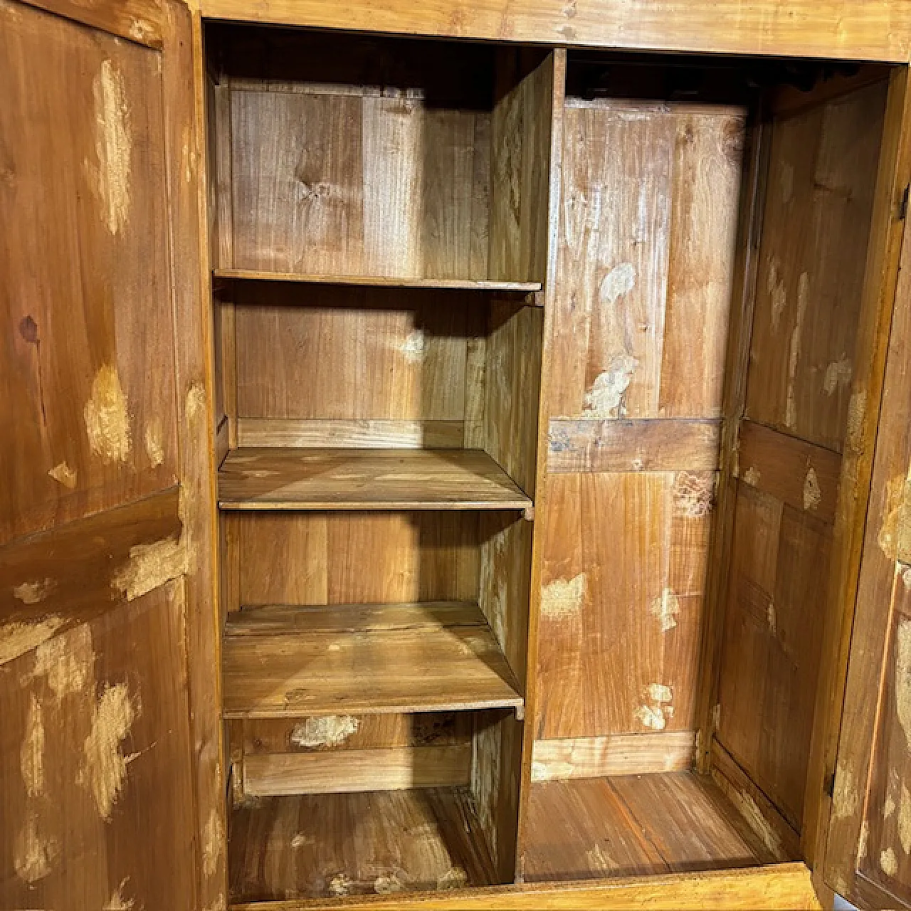 Antique Tuscan wardrobe in natural poplar, 18th century 6