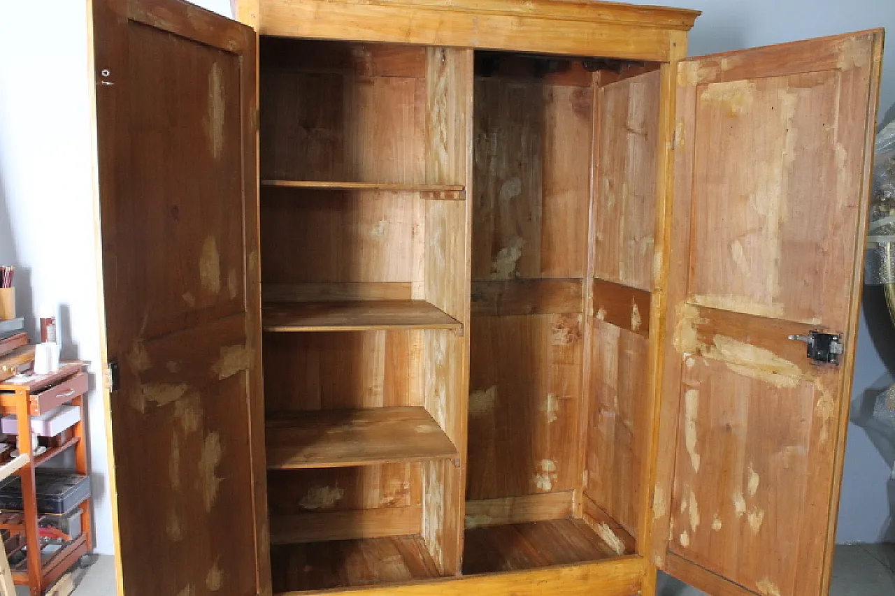 Antique Tuscan wardrobe in natural poplar, 18th century 11