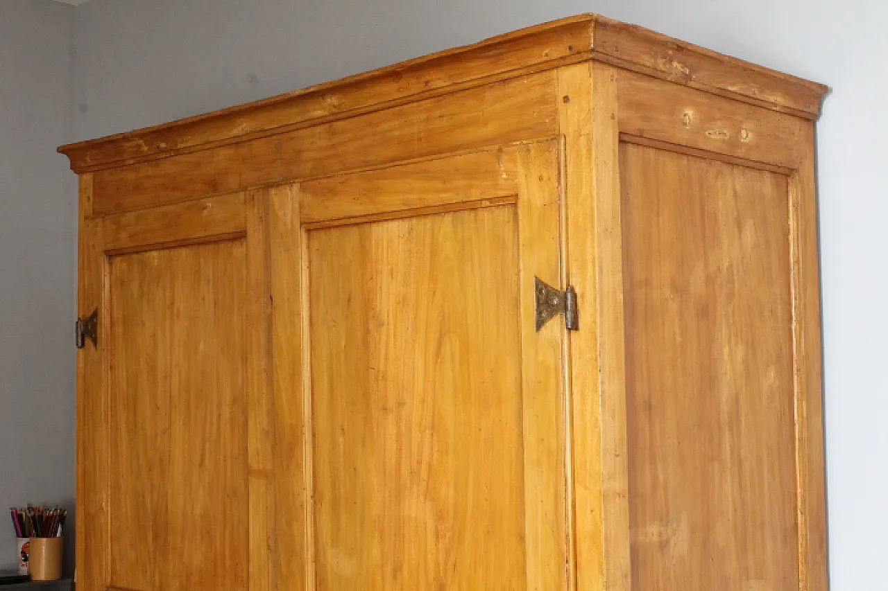 Antique Tuscan wardrobe in natural poplar, 18th century 12