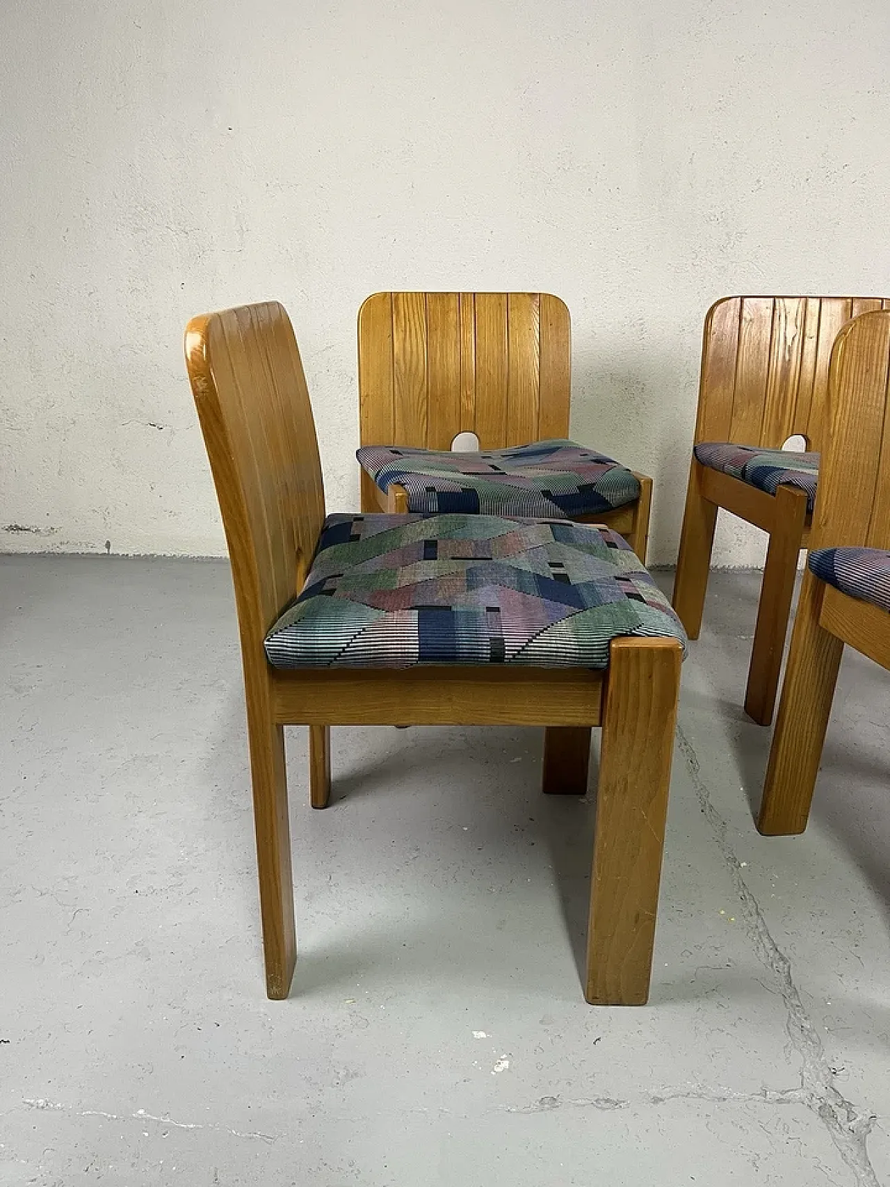 4 Missoni-style wooden and fabric chairs, 1960s 10