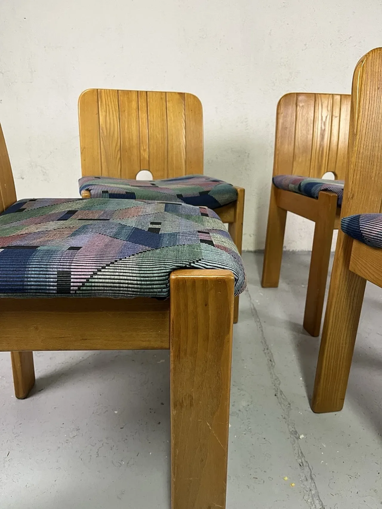 4 Missoni-style wooden and fabric chairs, 1960s 11