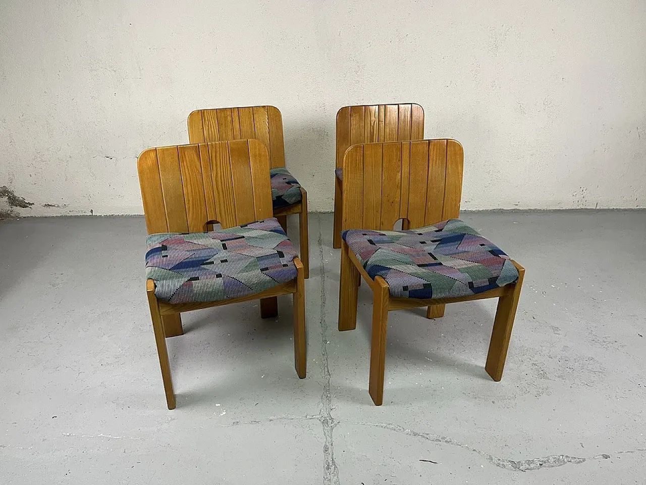 4 Missoni-style wooden and fabric chairs, 1960s 16