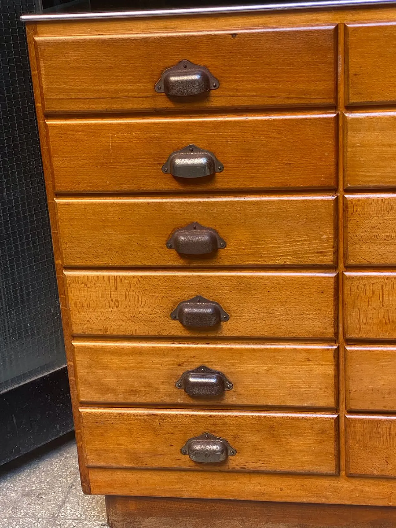 Shop display cabinet, 1950s 11