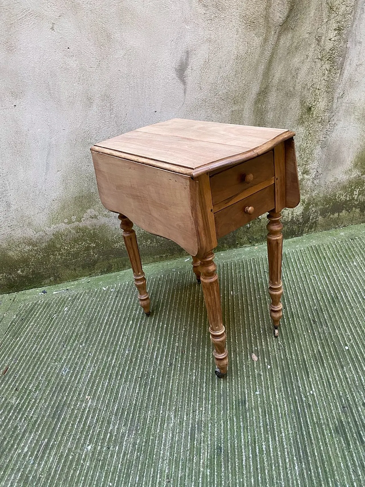 Wooden coffee table, early 20th century 1