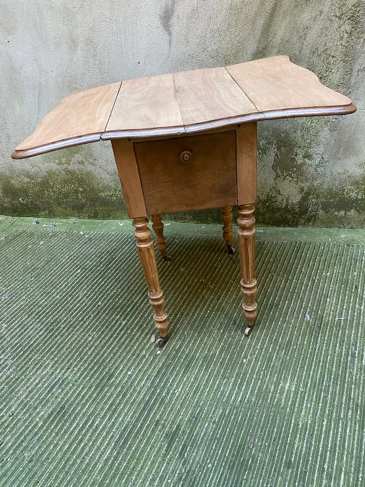 Wooden coffee table, early 20th century 2