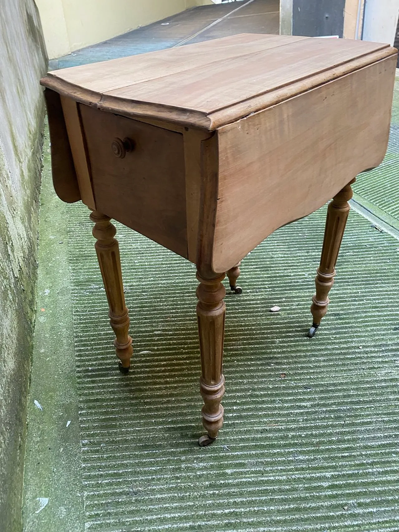 Wooden coffee table, early 20th century 6