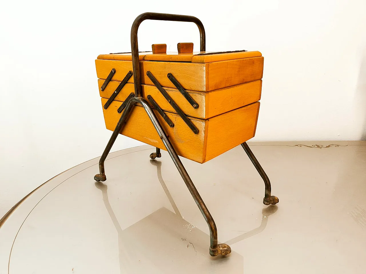 Object holder with wheels, 1950s 10