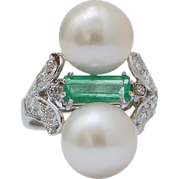 Platinum ring with emerald, diamonds and pearls, 1960s